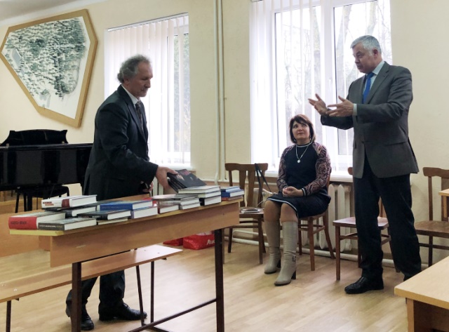 Факультет мистецтв ( зустріч із Володимиром Шовкошитним).jpe